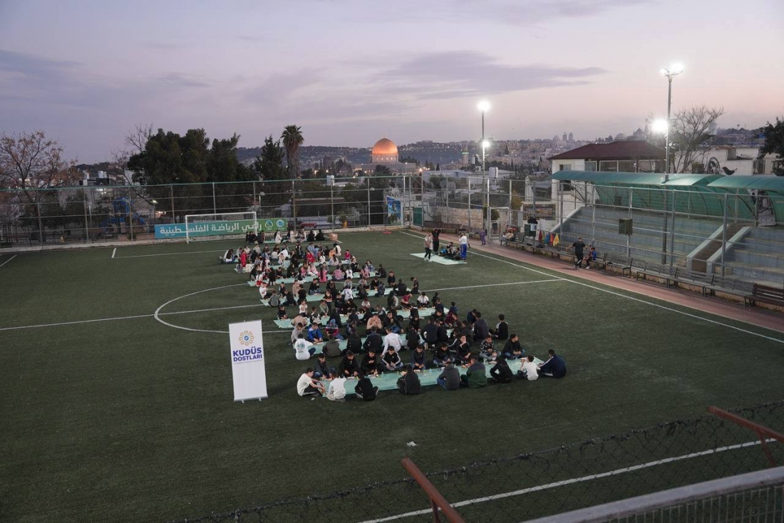 Kudüs’te Bayram Sevinci Yetim Yüreklerle Buluştu